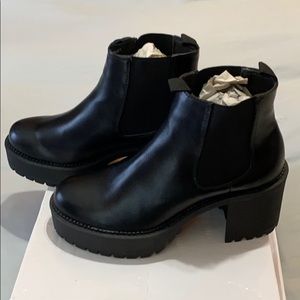 Block heel platform Chelsea boot